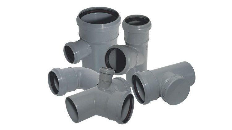 Divers raccords sont utilisés pour connecter les tuyaux en PVC Comment connecter les tuyaux d'égout