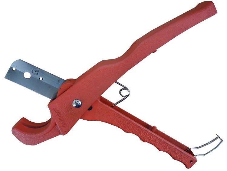 Plusieurs modèles d'outils de coupe de tuyaux sont disponibles sur le marché. ciseaux pour tuyaux en polypropylène