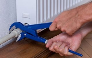 Raccords pour tuyaux en plastique