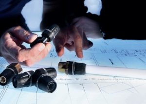 Raccords à compression pour tuyaux en polyéthylène