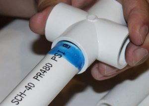 Soudage à froid pour tuyaux de chauffage