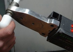 équipement pour le soudage de tuyaux en polypropylène