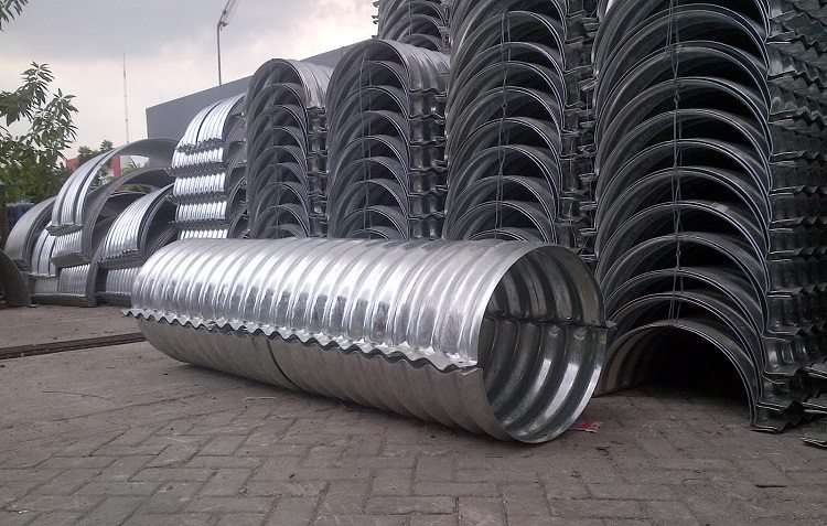 Les tuyaux en métal ondulé sont disponibles en différents diamètres et configurations Ondulation métallique pour le câblage