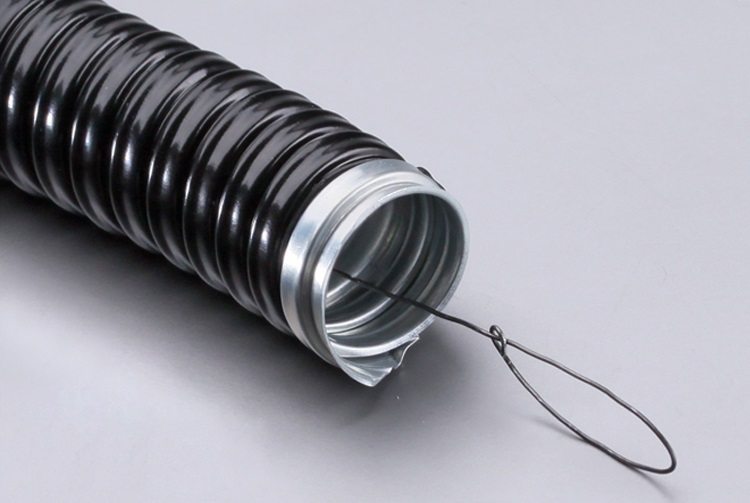 Pour rendre le processus de traction du câble à l'intérieur de l'ondulation rapide et sans problème, choisissez des manchons équipés d'une sonde Ondulation métallique pour le câblage