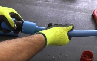 Installation de tuyaux en polyéthylène