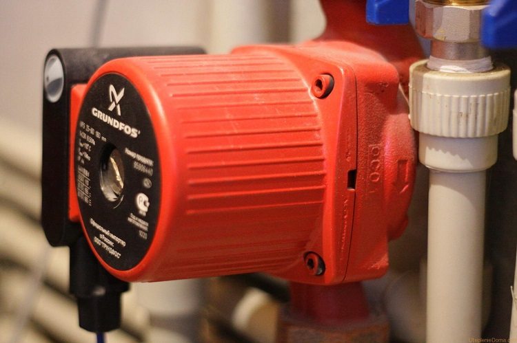 Pour assurer une pression uniforme dans un système monotube, une pompe de circulation est installée Système de chauffage monotube ou bitube quoi choisir