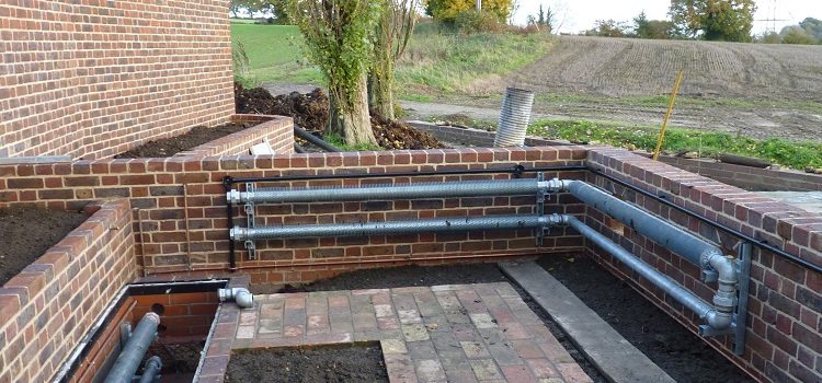 Différents types de tuyaux métalliques - c'est la solution la plus pratique pour le système de chauffage de l'appartement et de la maison privée Tuyaux métalliques pour le chauffage