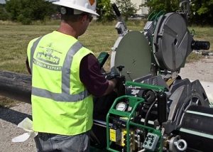 Installation de tuyaux en PEHD pour l'alimentation en eau