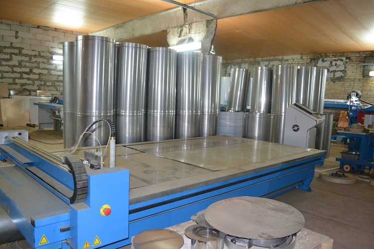 Les systèmes de cheminée sont faits uniquement des types d'acier qui résistent à la chaleur Cheminées en acier inoxydable