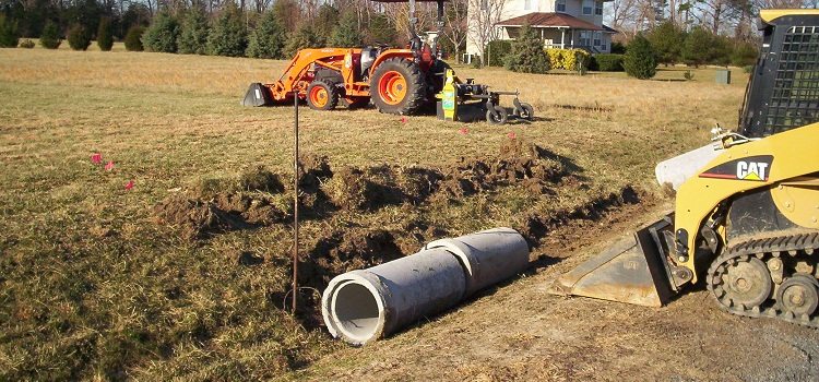 Pour la pose dans un fossé, vous devez choisir des tuyaux à haute résistance, car la charge sur eux sera importante Pipe dans un fossé