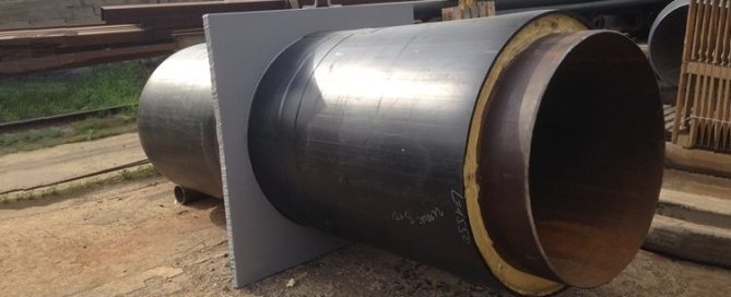 Supports fixes pour tuyaux en isolation en mousse de polyuréthane