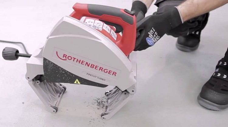 Pour que l'équipement soit fiable et fonctionne longtemps, il convient de privilégier une entreprise bien connue. Coupe-tube pour tubes en acier