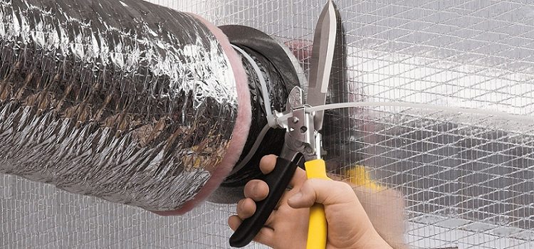 Des conduits d'air isolés en matériau flexible sont utilisés pour l'installation de systèmes de ventilation dans les bâtiments résidentiels, bureaux, locaux industriels Conduit isolé flexible