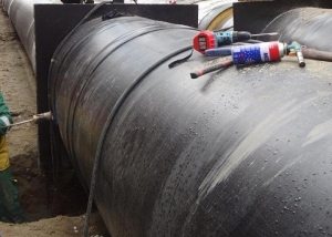 Étanchéité des joints de tuyaux en isolation en mousse de polyuréthane