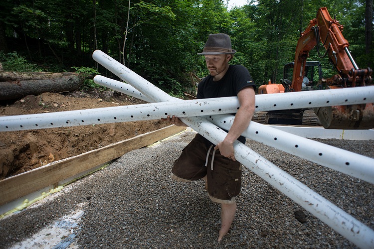 Pour tout type de réseau de drainage, des tuyaux en polymère peuvent être utilisés. Système de drainage