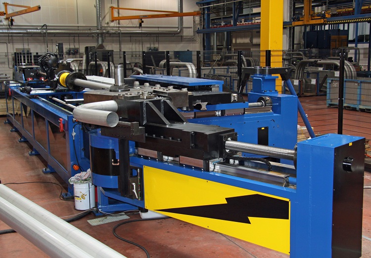 La cintreuse de tuyaux CNC vous permet de traiter des tuyaux avec les parois les plus fines sans déformation Cintreuse de tubes CNC