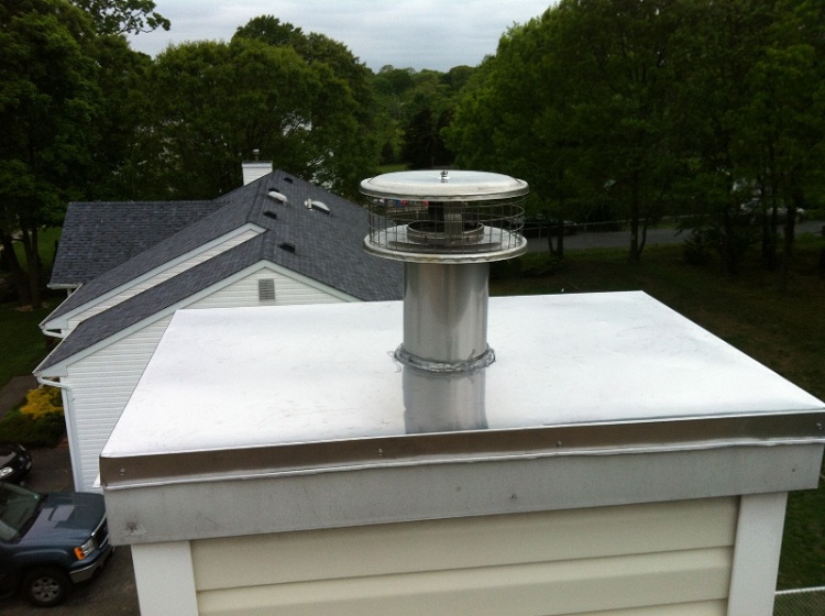 Si vous équipez la cheminée d'un déflecteur, le tirage augmentera par temps venteux Aube sur le tuyau