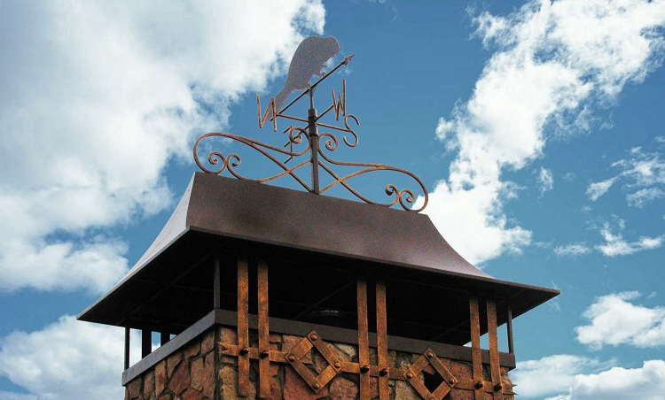 Les bouchons sont souvent décorés avec divers éléments artistiques, puis l'appareil remplit également une fonction décorative Aube sur le tuyau