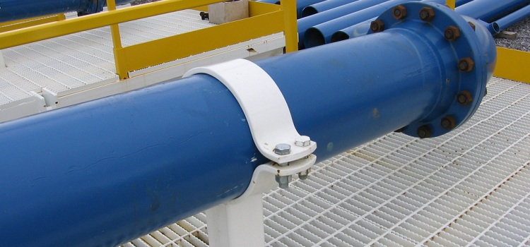 Les colliers métalliques existent en différentes tailles et sont utilisés pour fixer des tuyaux de tout diamètre Colliers de serrage en métal en acier