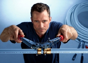 Connexion de tuyaux en plastique avec raccords