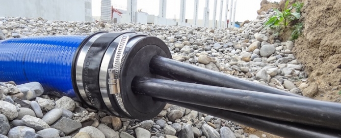 Acheminement des câbles dans les tuyaux