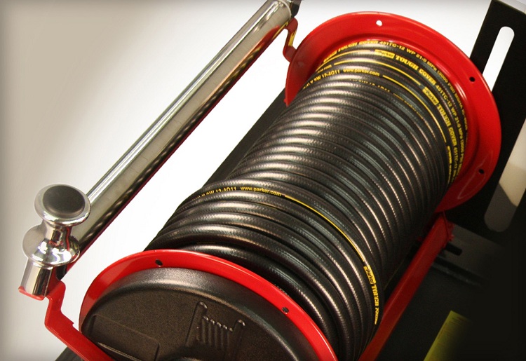 Les produits finis longs sont enroulés sur des bobines spéciales Tuyaux haute pression