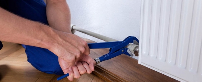 Connexion latérale des radiateurs à panneaux